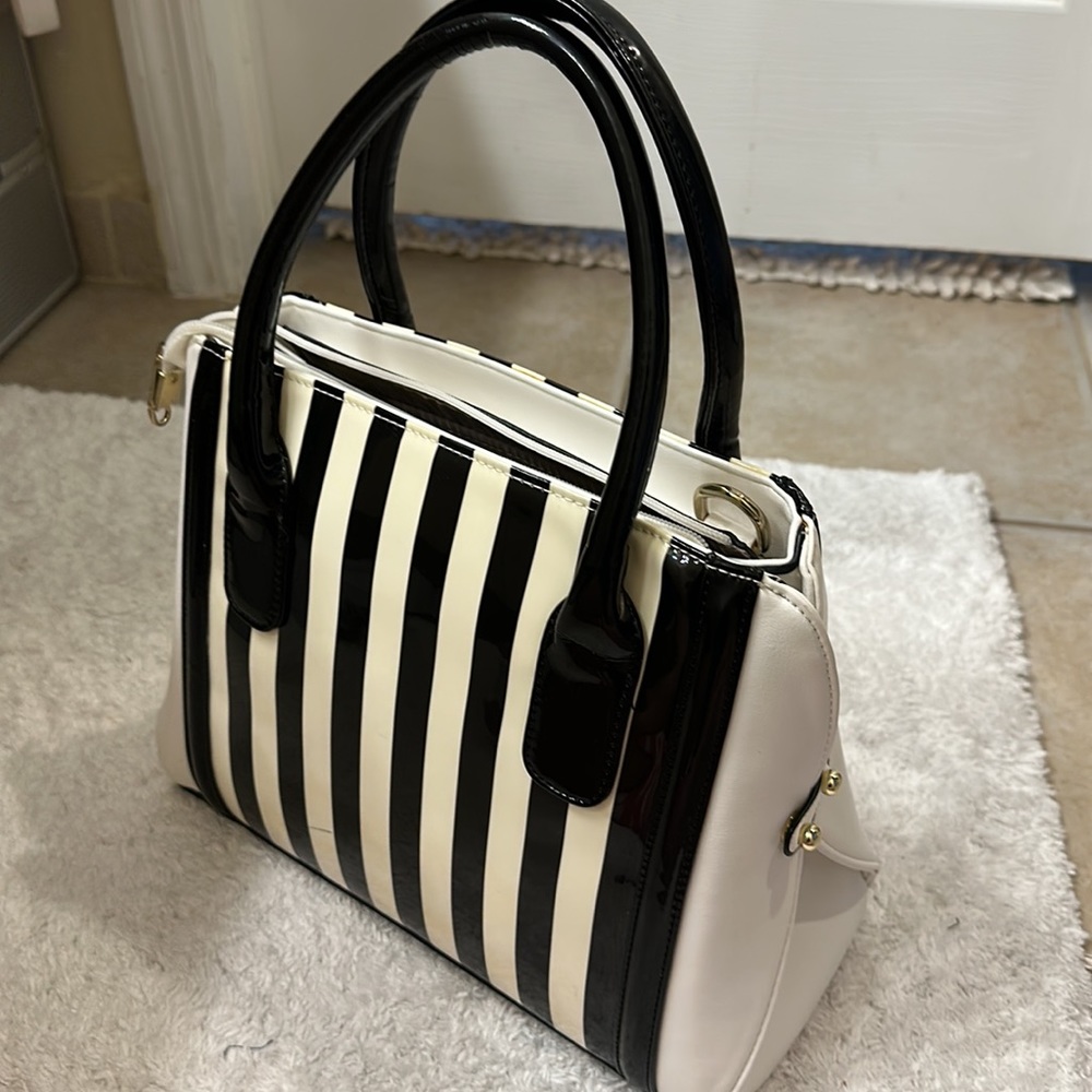 Purse - Picture 3 of 12